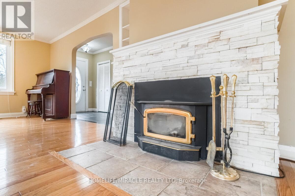 520 Gillmoss Road, Pickering, Ontario  L1W 3J4 - Photo 9 - E14102766