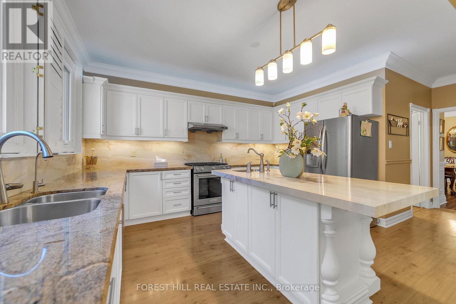 15 Theobalds Circle, Richmond Hill (Mill Pond), Ontario  L4C 9C7 - Photo 10 - N14102756