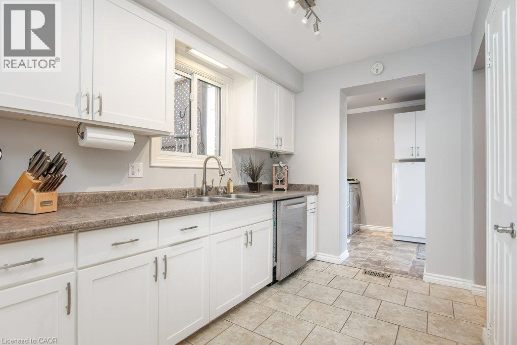 169 Schweitzer Street, Kitchener, Ontario  N2K 1C3 - Photo 11 - 40872957