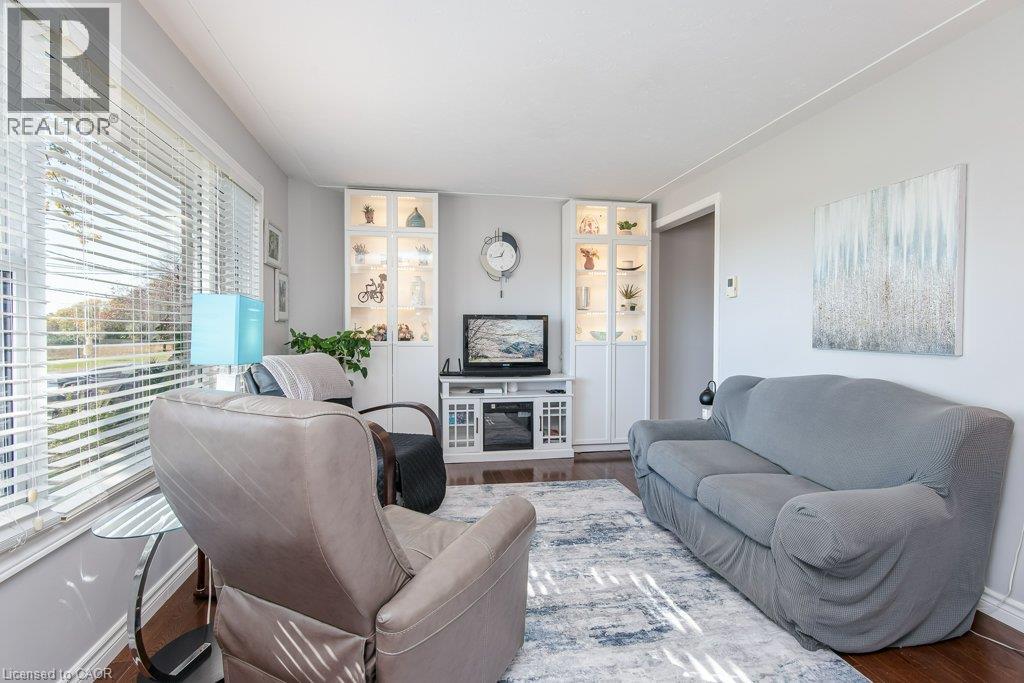 169 Schweitzer Street, Kitchener, Ontario  N2K 1C3 - Photo 6 - 40872957