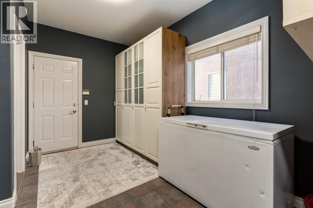 48 Valley Crest Gardens NW, Calgary, Alberta  T3B 5W8 - Photo 14 - A2352451