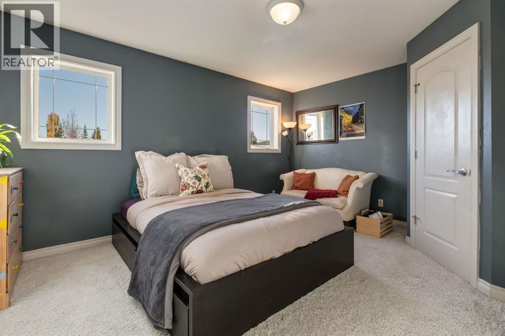 48 Valley Crest Gardens NW, Calgary, Alberta  T3B 5W8 - Photo 27 - A2352451