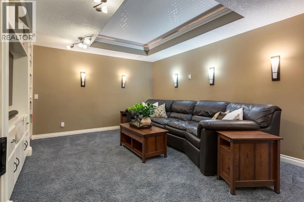 48 Valley Crest Gardens NW, Calgary, Alberta  T3B 5W8 - Photo 36 - A2352451