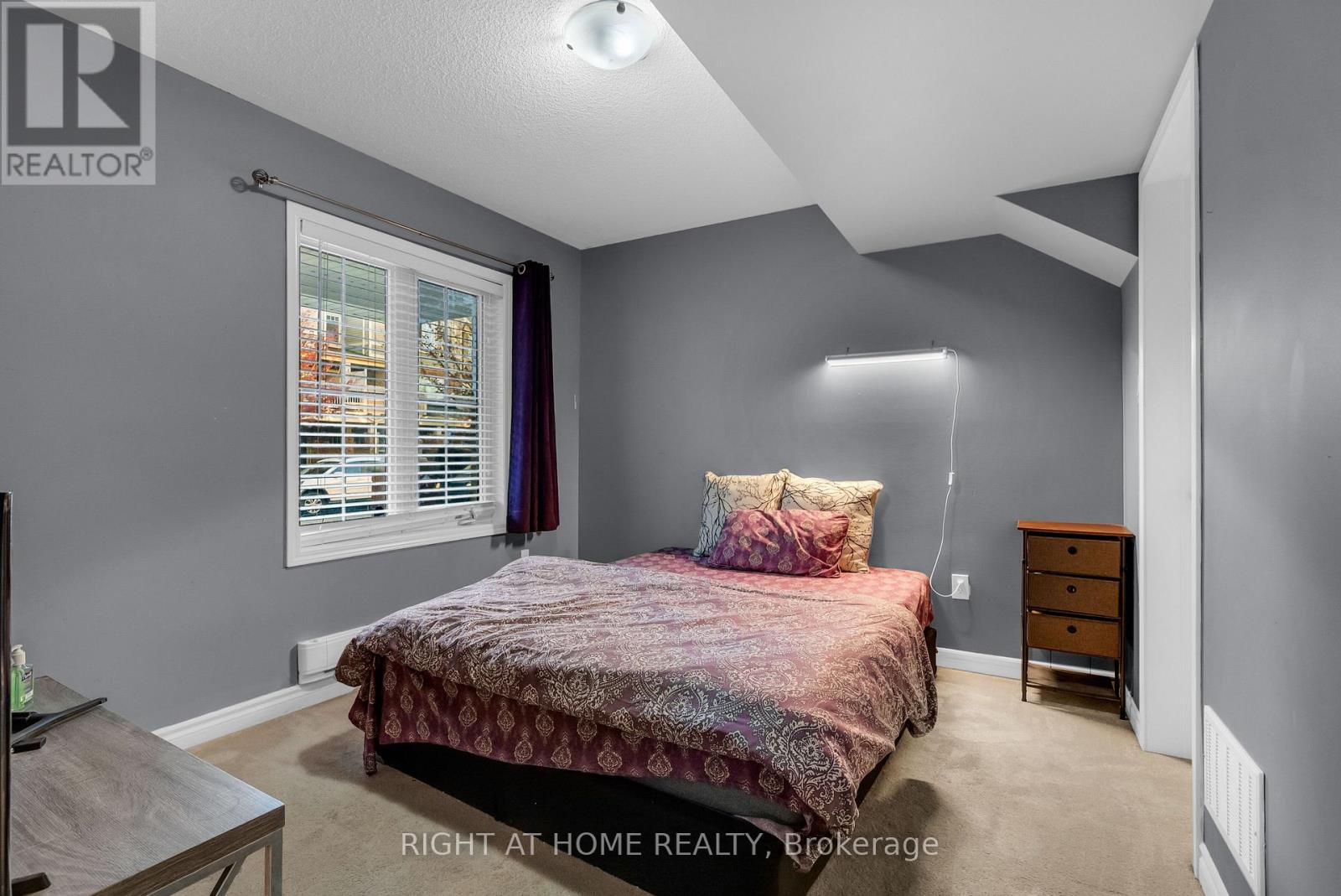 1626 Leblanc Court, Milton, Ontario  L9E 0A4 - Photo 6 - W14102654