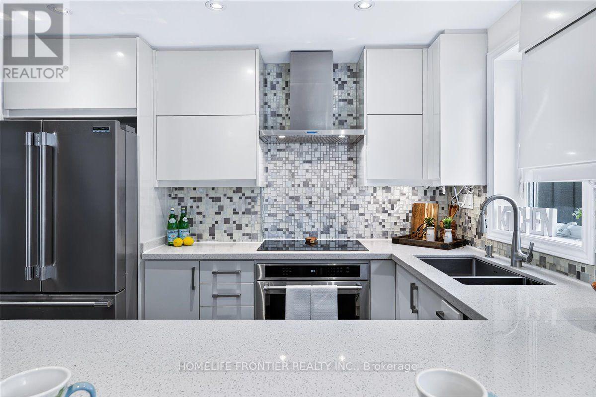 345 Windermere Avenue, Toronto, Ontario  M6S 3L1 - Photo 20 - W14102670