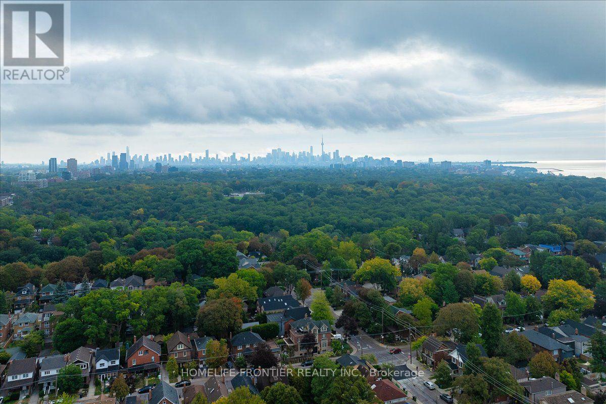 345 Windermere Avenue, Toronto, Ontario  M6S 3L1 - Photo 3 - W14102670