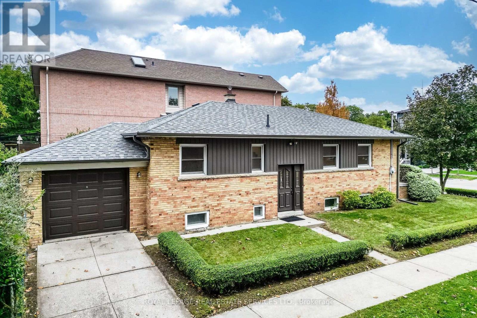 454 RIMILTON AVENUE, Toronto, Ontario