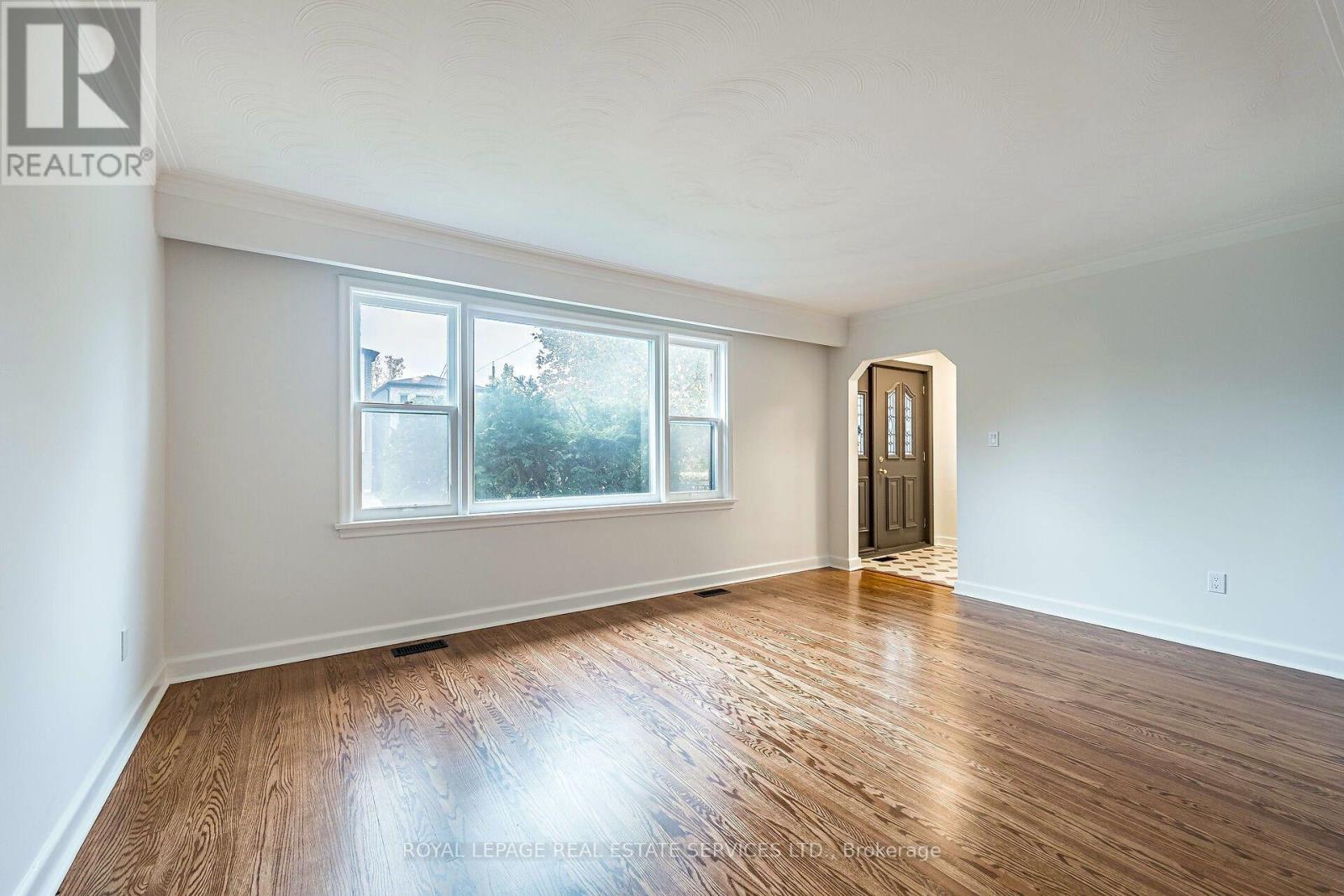 454 Rimilton Avenue, Toronto, Ontario  M8W 2G8 - Photo 13 - W14102734