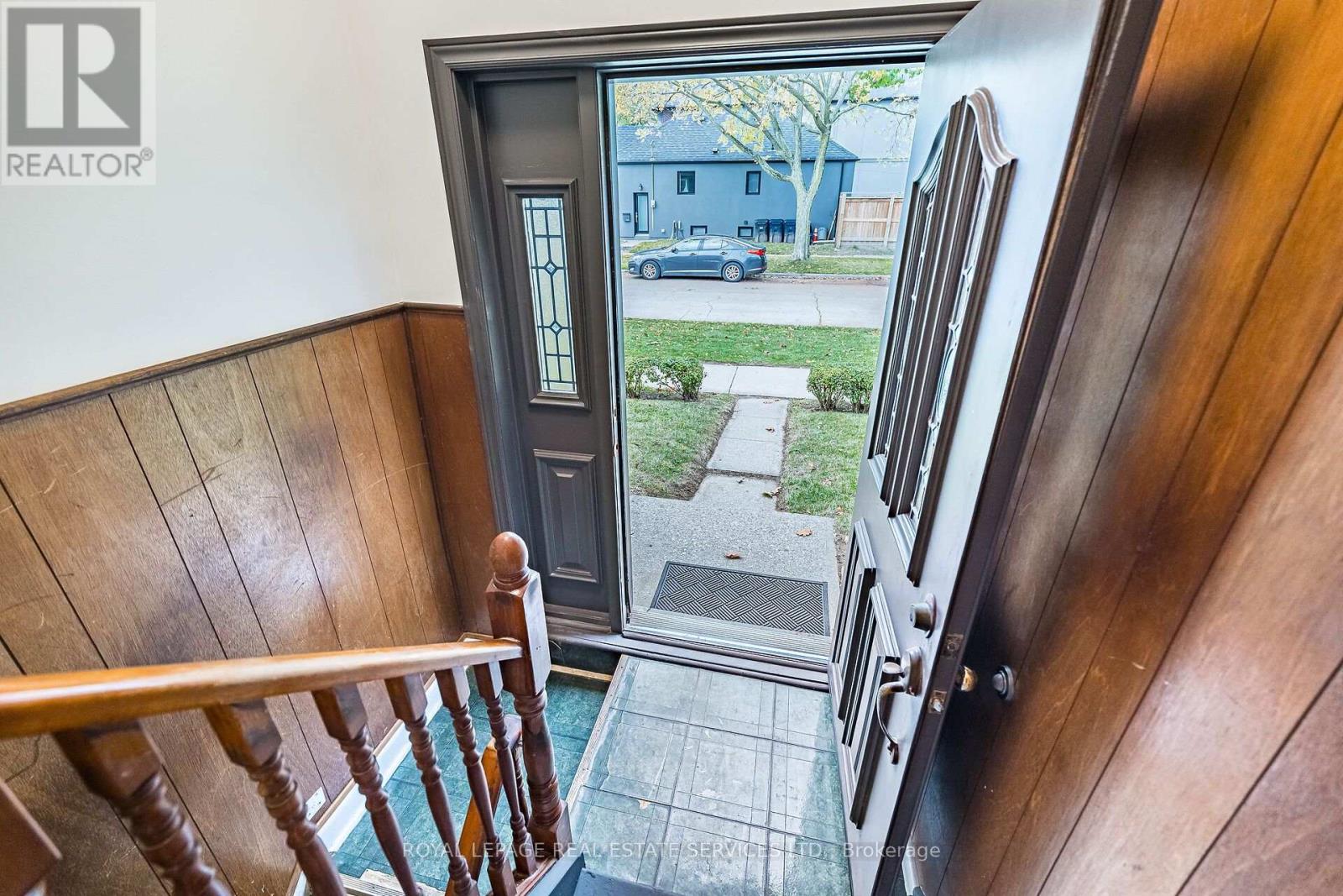 454 Rimilton Avenue, Toronto, Ontario  M8W 2G8 - Photo 32 - W14102734