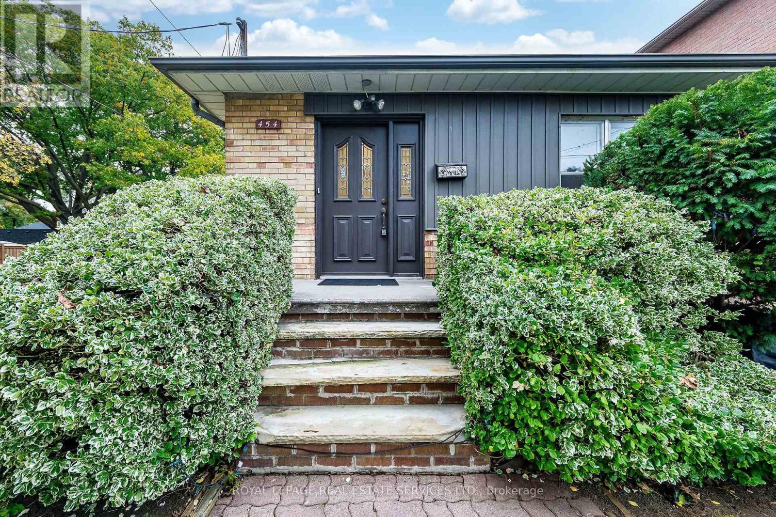 454 Rimilton Avenue, Toronto, Ontario  M8W 2G8 - Photo 8 - W14102734