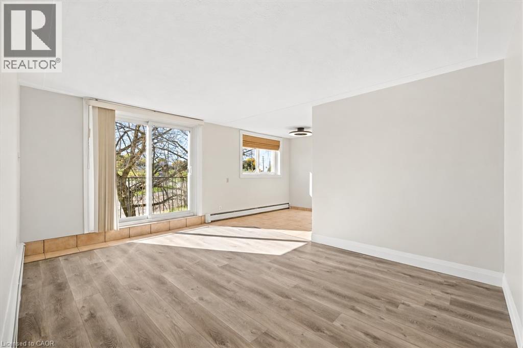 371 Dale Crescent Unit# 4, Waterloo, Ontario  N2J 3Y6 - Photo 3 - 40871213