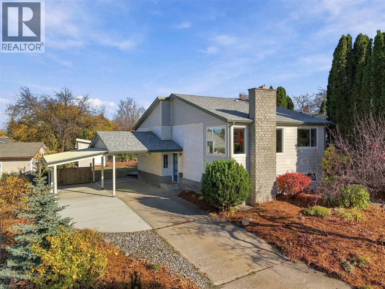 1923 Gladstone Drive