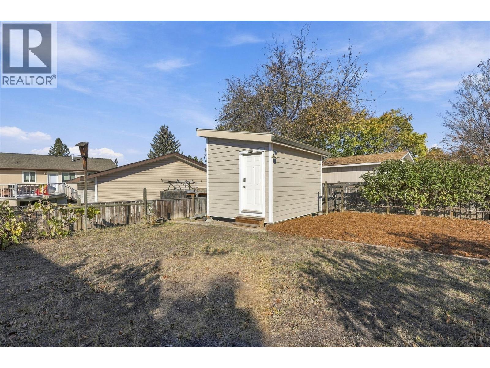1923 Gladstone Drive