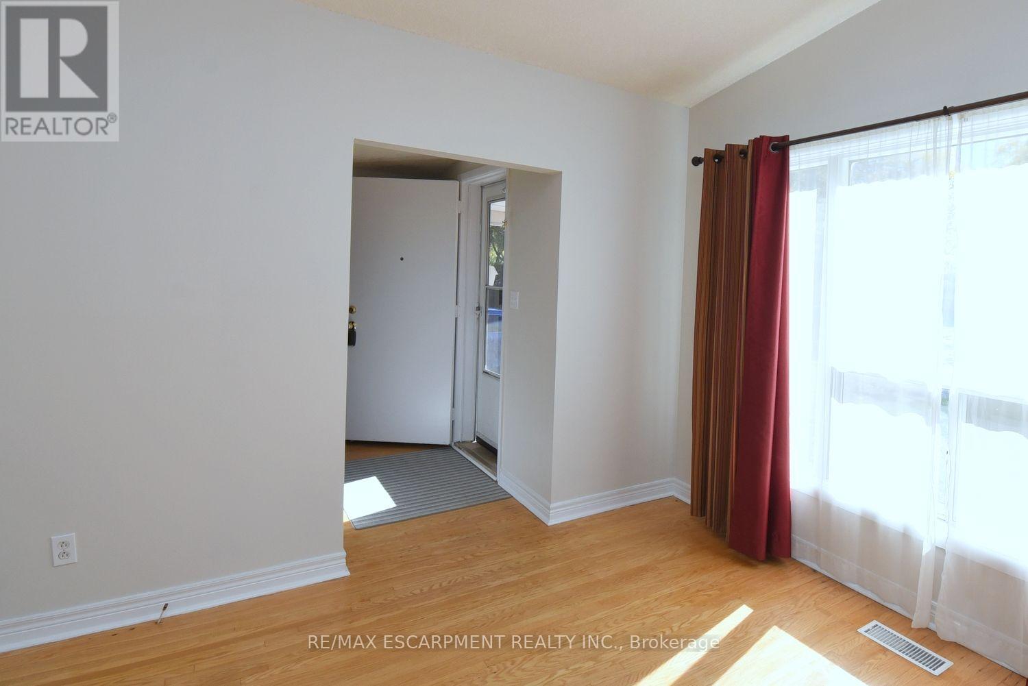 5 Ronaldshay Avenue, Hamilton, Ontario  L9A 3B2 - Photo 5 - X14099930