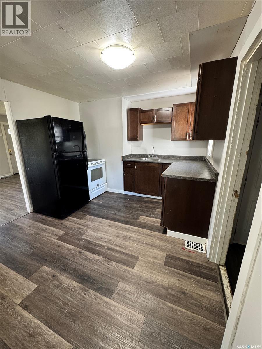 852 Retallack Street, Regina, Saskatchewan  S4T 2G8 - Photo 2 - SK051636