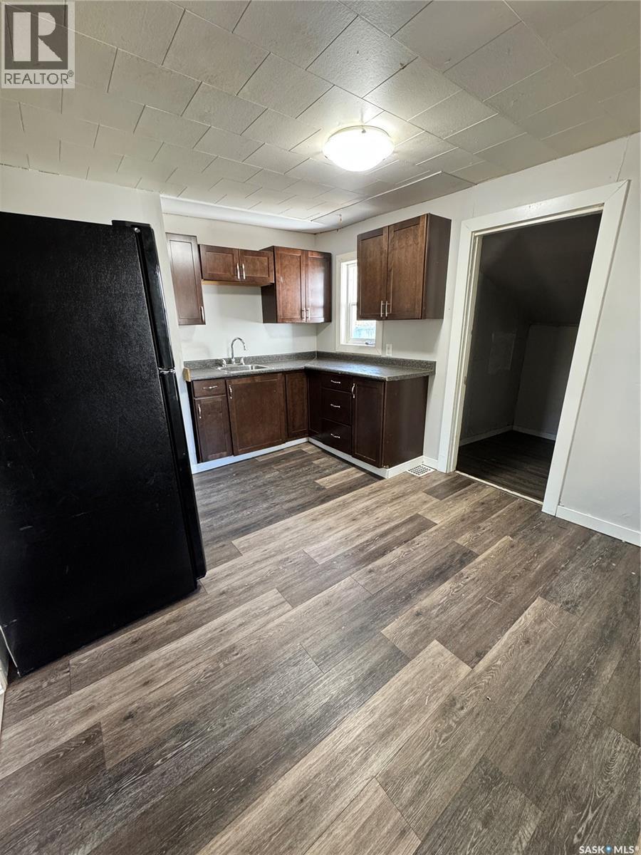 852 Retallack Street, Regina, Saskatchewan  S4T 2G8 - Photo 3 - SK051636