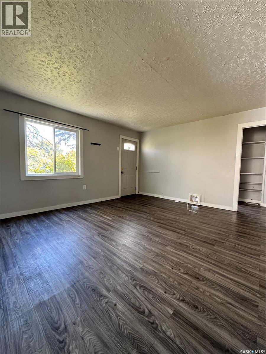 852 Retallack Street, Regina, Saskatchewan  S4T 2G8 - Photo 5 - SK051636