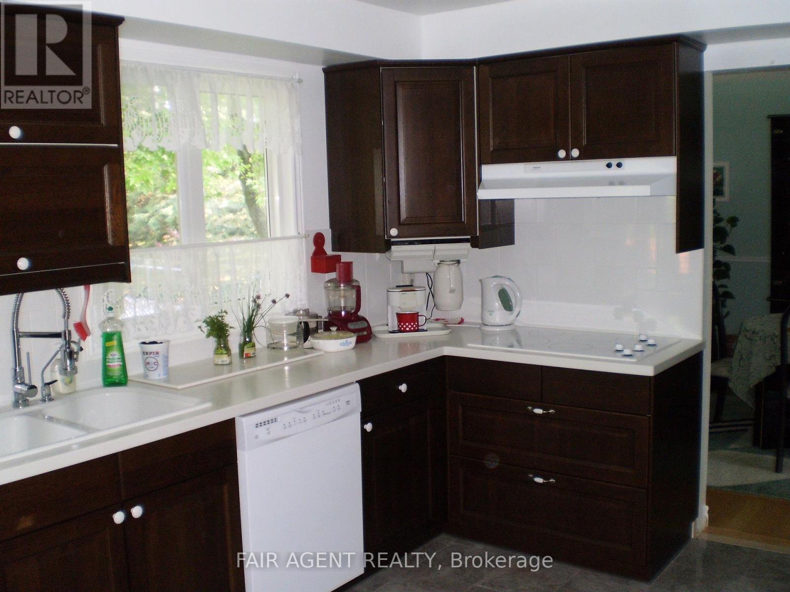 33 Maynard Drive, King (Schomberg), Ontario  L0G 1T0 - Photo 11 - N14102978