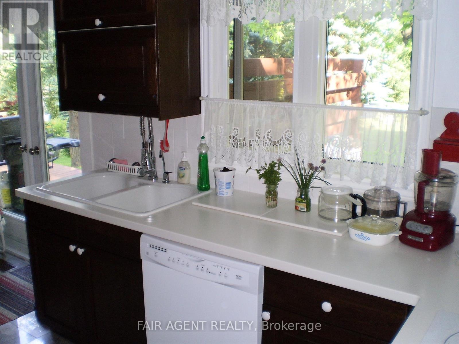 33 Maynard Drive, King (Schomberg), Ontario  L0G 1T0 - Photo 13 - N14102978