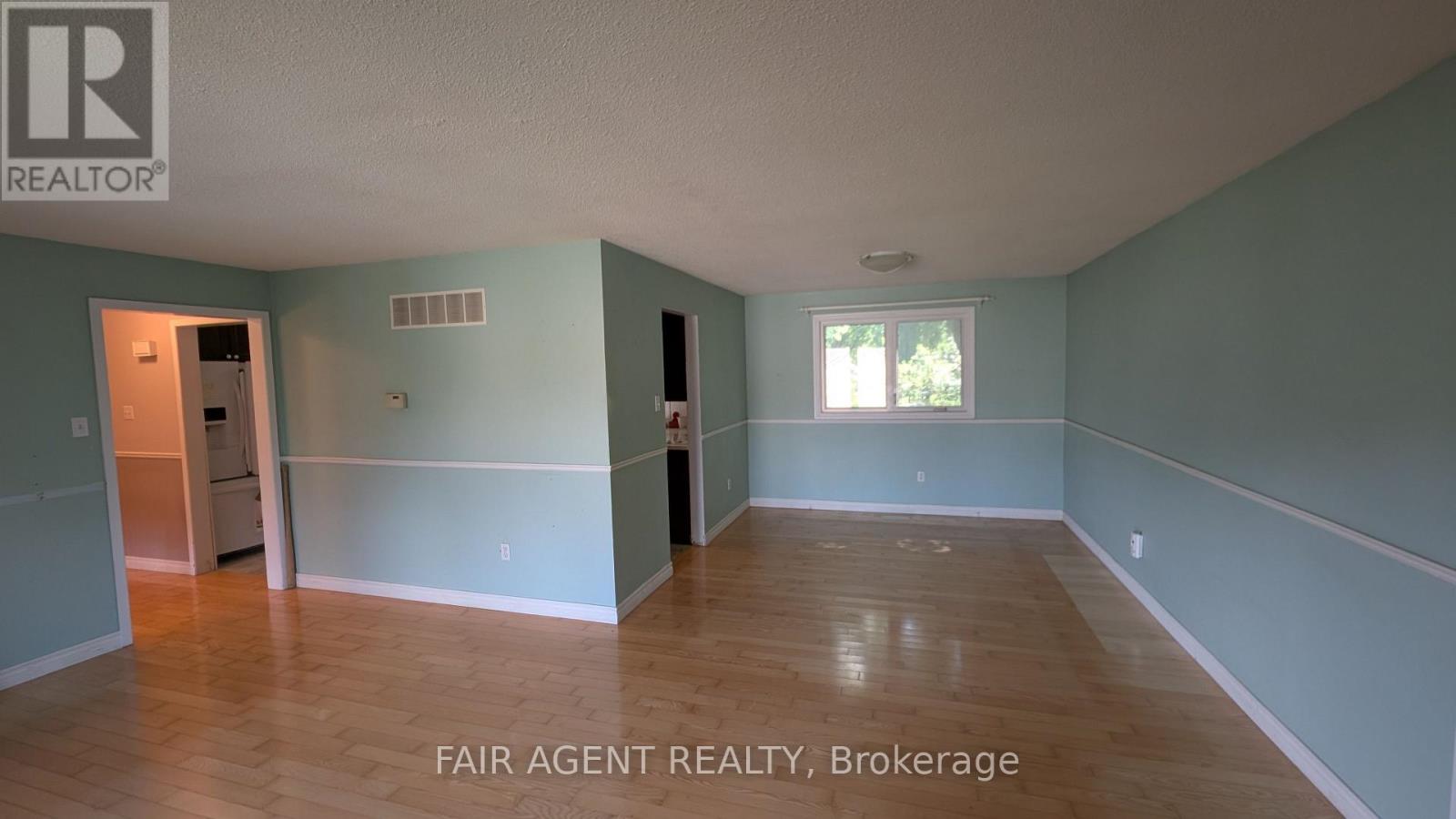 33 Maynard Drive, King (Schomberg), Ontario  L0G 1T0 - Photo 7 - N14102978