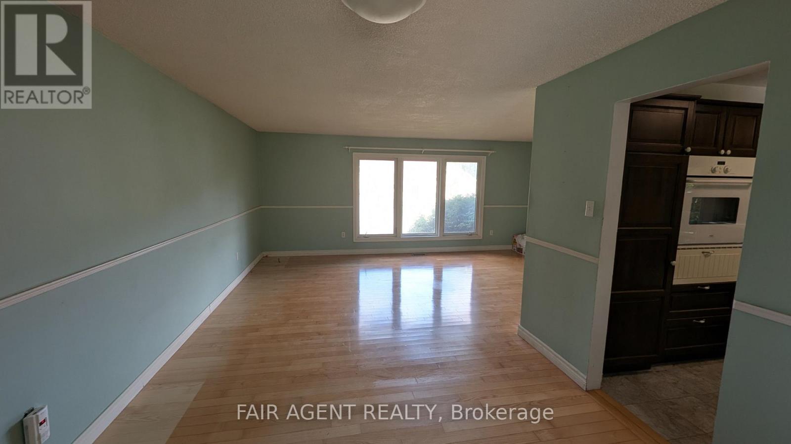 33 Maynard Drive, King (Schomberg), Ontario  L0G 1T0 - Photo 8 - N14102978