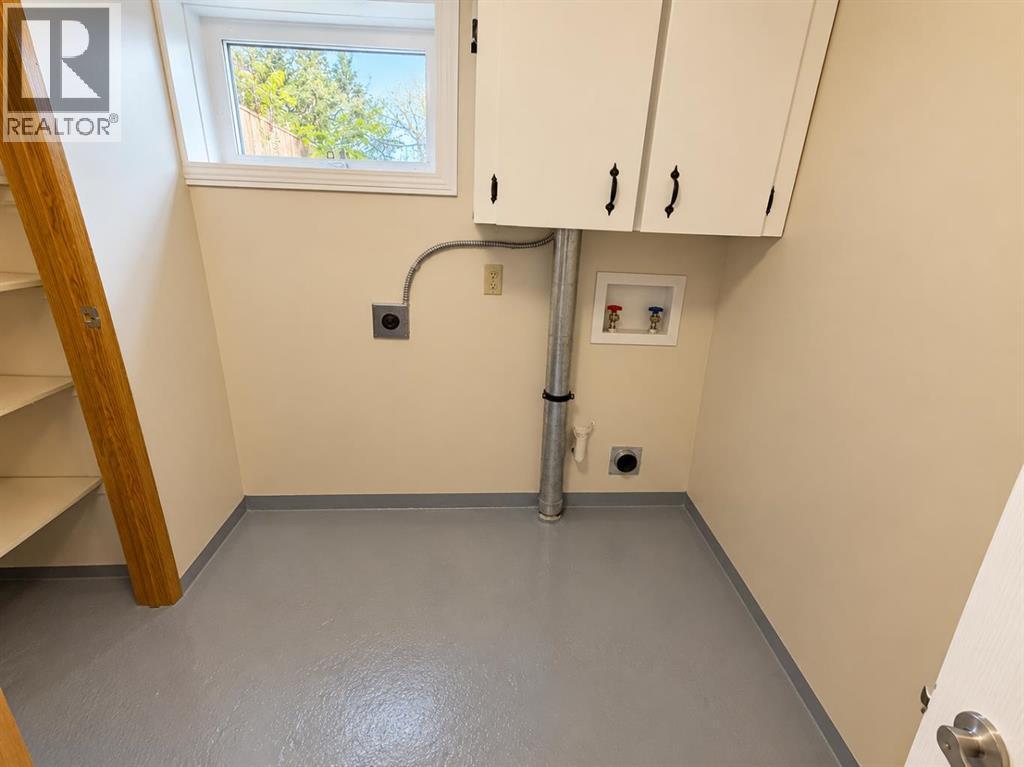 1521 19 Avenue N