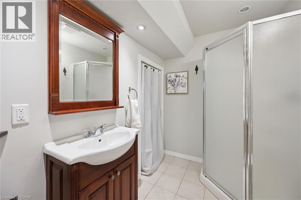 70 Inge Court, Kitchener, Ontario  N2K 3V7 - Photo 31 - 40868043