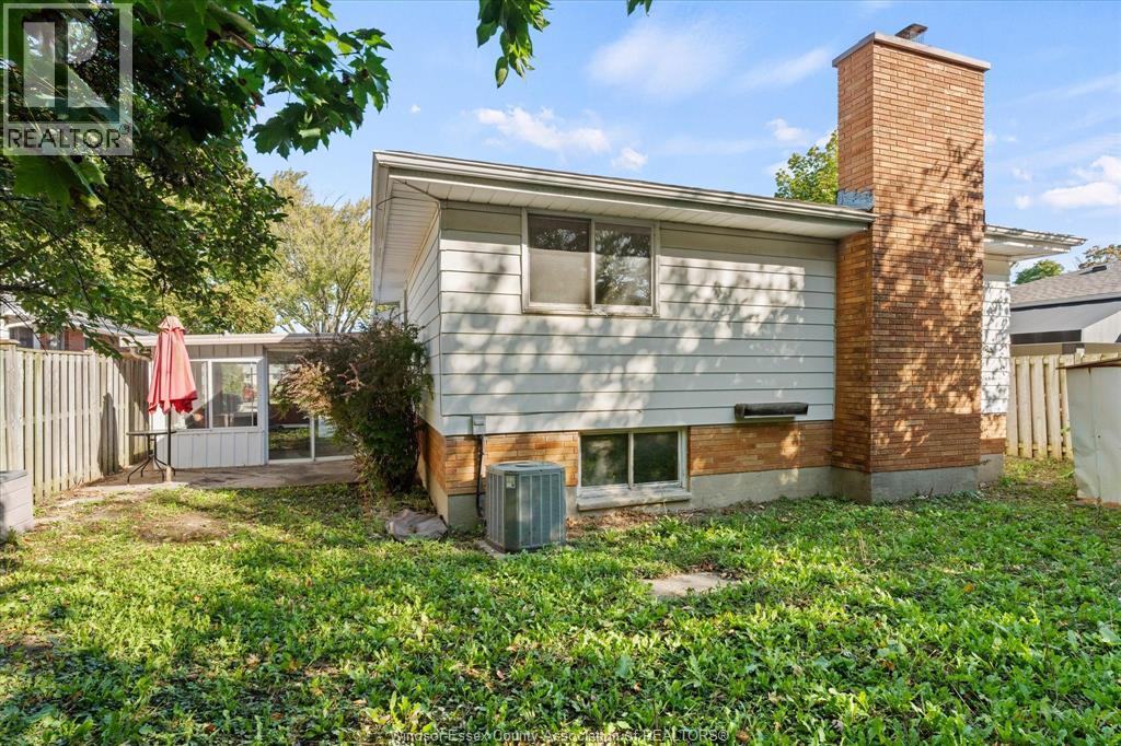 10205 Pulbrook, Windsor, Ontario  N8R 1C2 - Photo 36 - 26025910