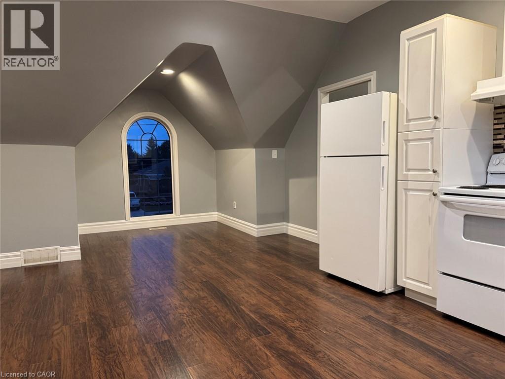166 Cedardale Avenue Unit# A, Stoney Creek, Ontario  L8E 1R1 - Photo 4 - 40869029