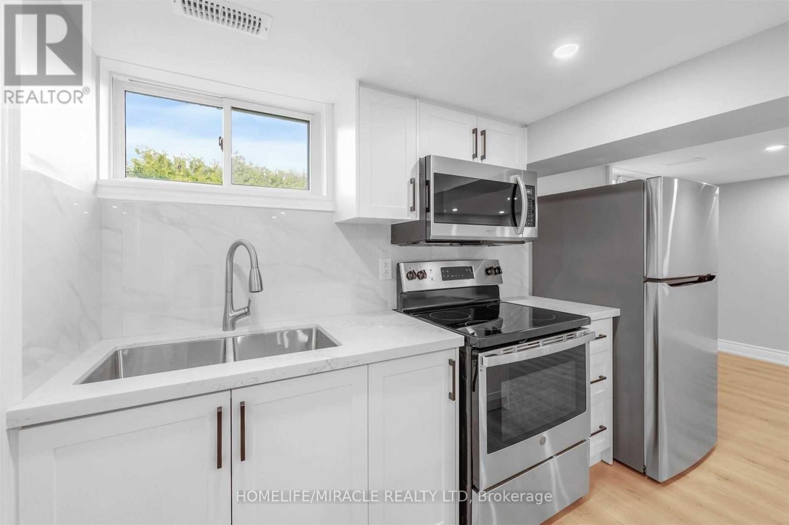 135 Central Park Boulevard N, Oshawa, Ontario  L1G 5Y6 - Photo 6 - E14102834