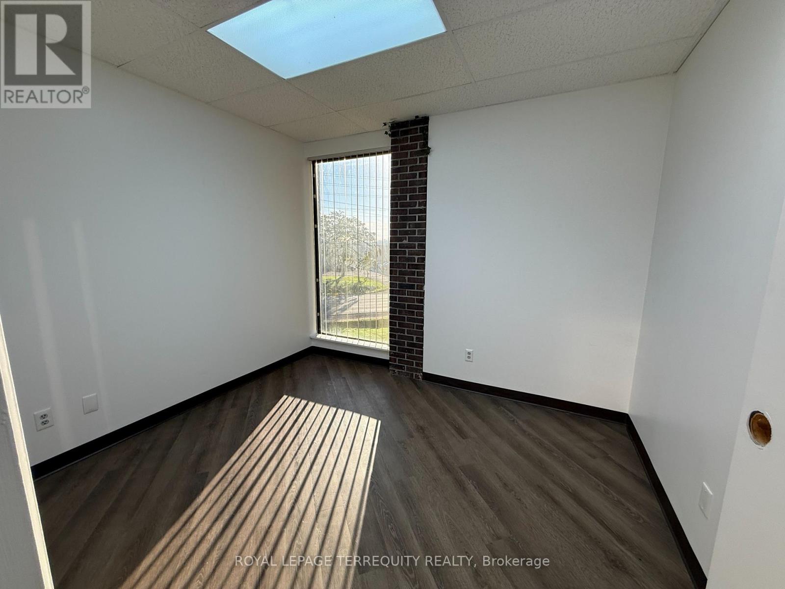 202 - 1450 Hopkins Street, Whitby, Ontario  L1N 2C3 - Photo 4 - E14103012