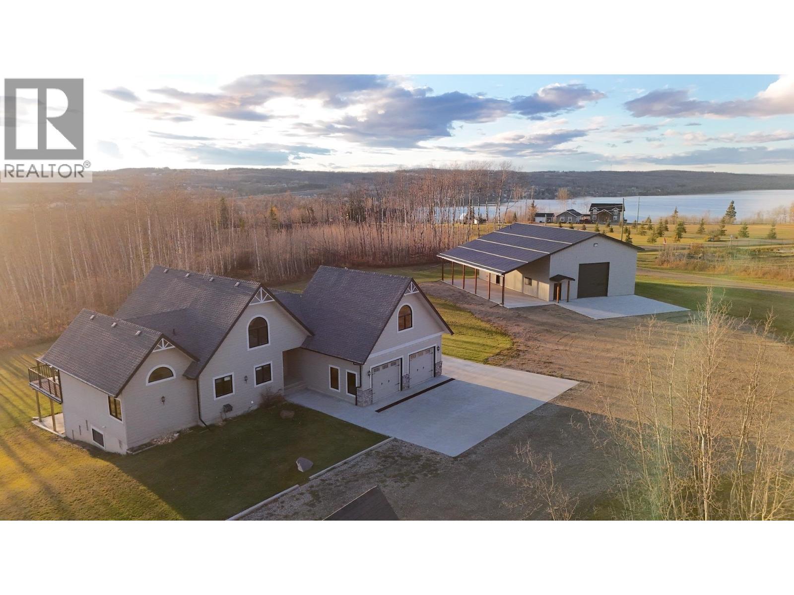 13109 Sunnyside Drive, Charlie Lake, British Columbia  V0C 1H0 - Photo 1 - R3177073