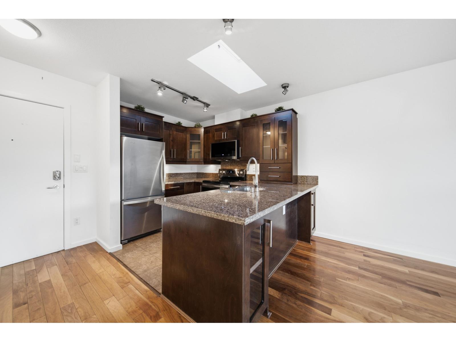 303 15777 MARINE DRIVE, white rock, British Columbia