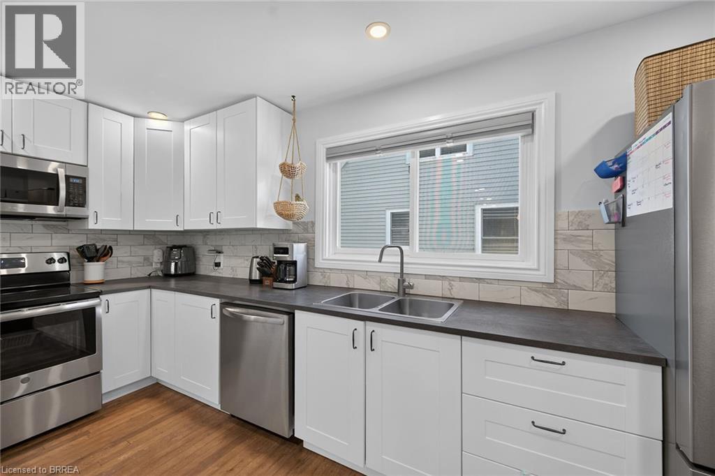 112 Wilkes Street, Brantford, Ontario  N3T 4W1 - Photo 8 - 40872820