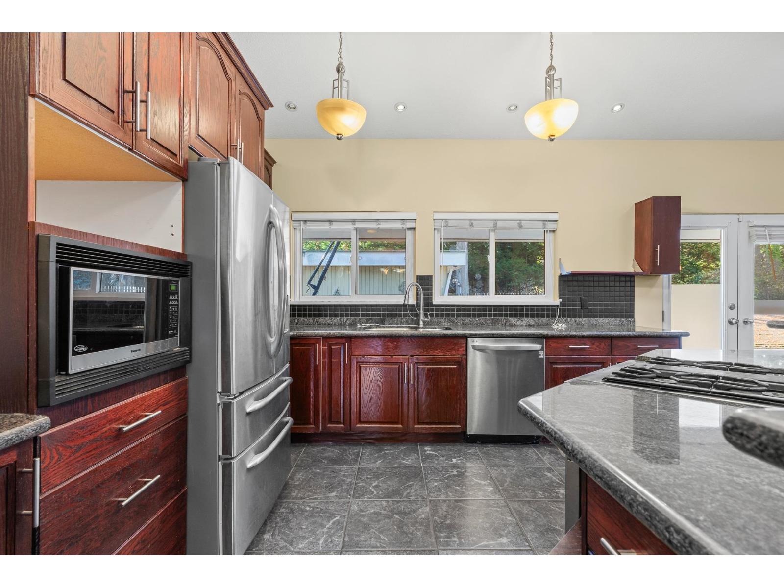 13284 Crescent Road, Surrey, British Columbia  V4P 1K4 - Photo 3 - R3177366