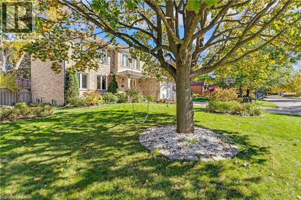 548 Sandbrooke Court, Waterloo, Ontario  N2T 2H4 - Photo 4 - 40871828