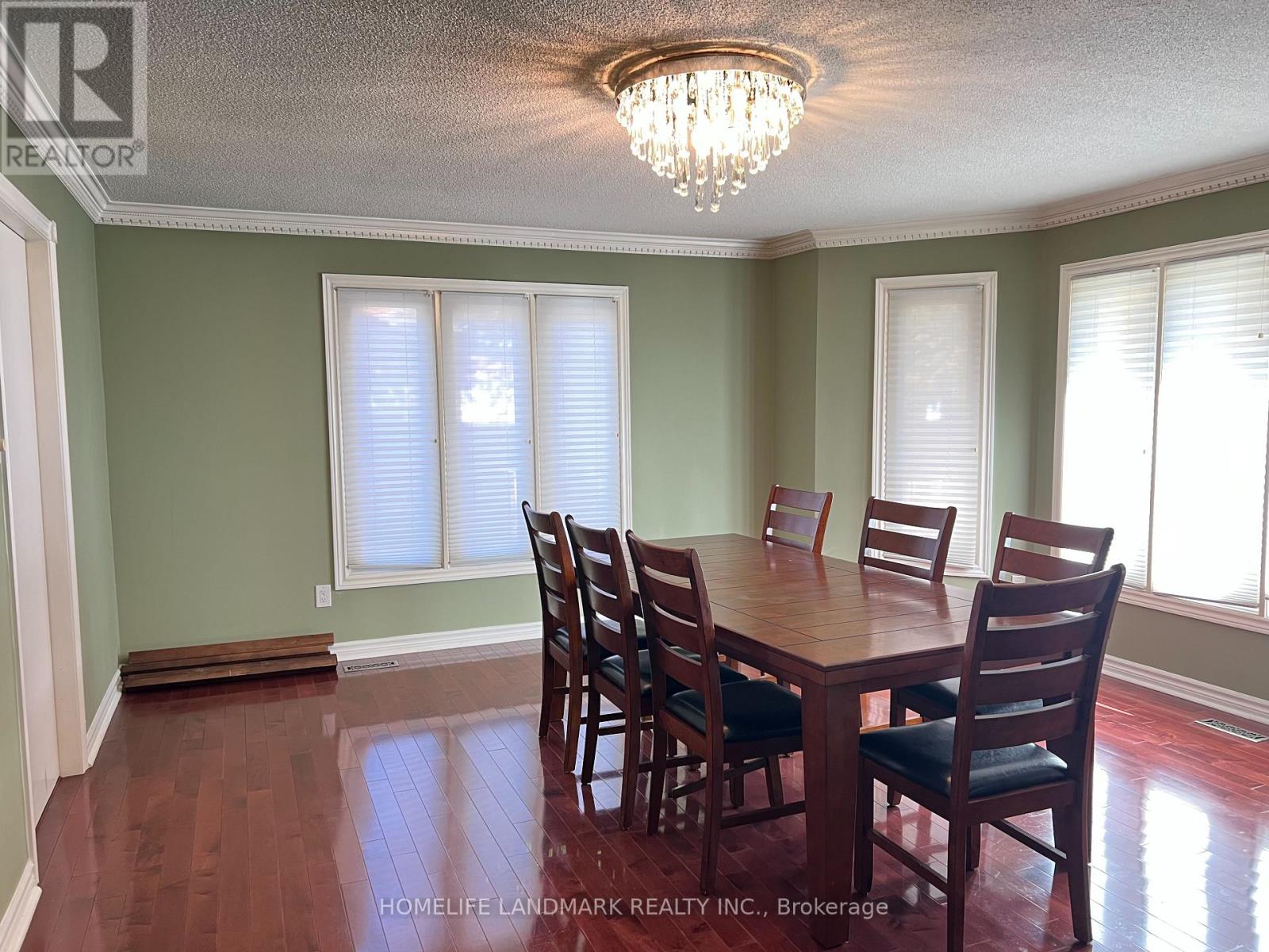 35 Montclair Road N, Richmond Hill (Bayview Hill), Ontario  L4B 2T9 - Photo 2 - N14102888