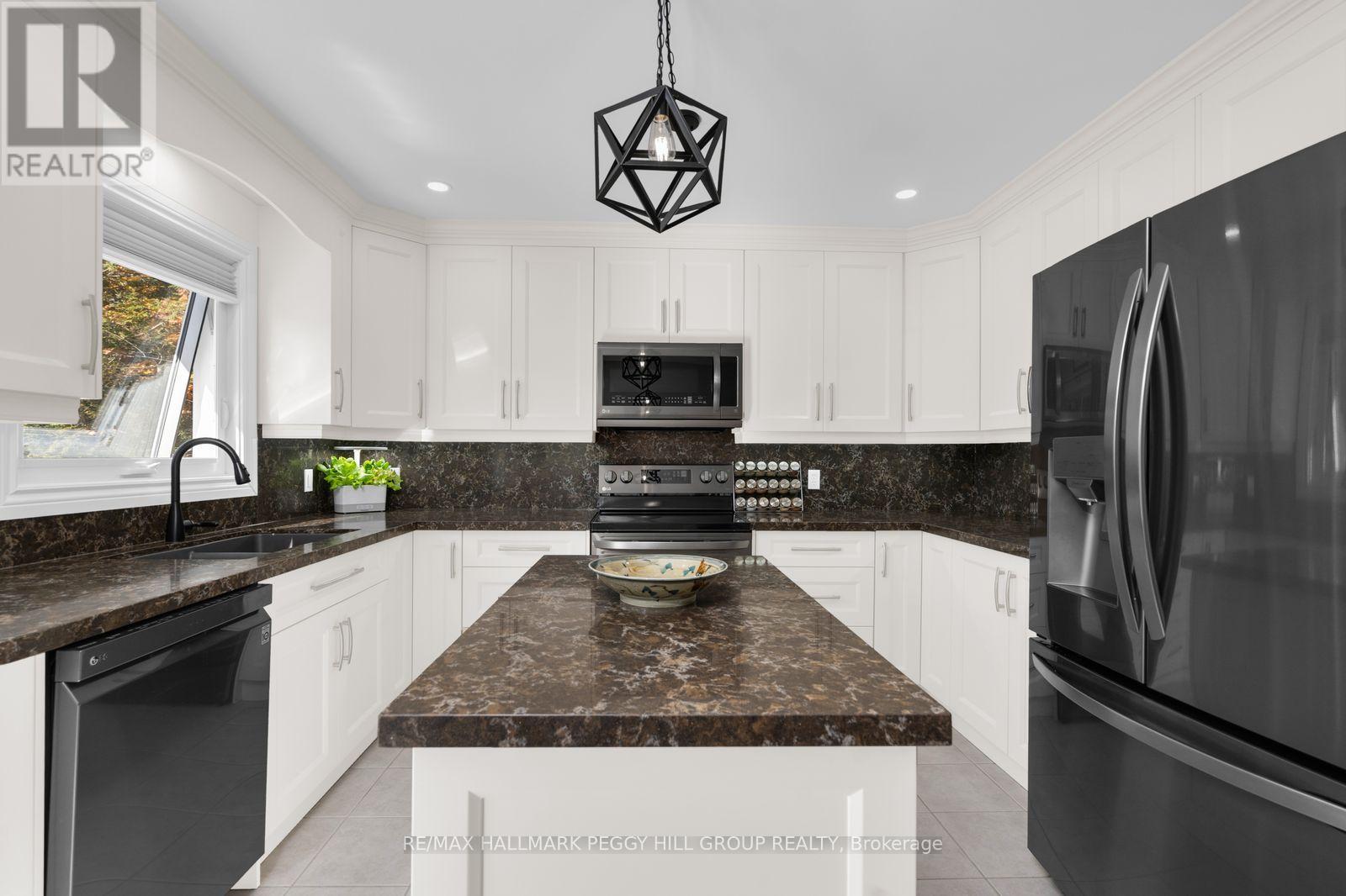 19 Vernon Street, Essa, Ontario  L3W 0V5 - Photo 4 - N14102948