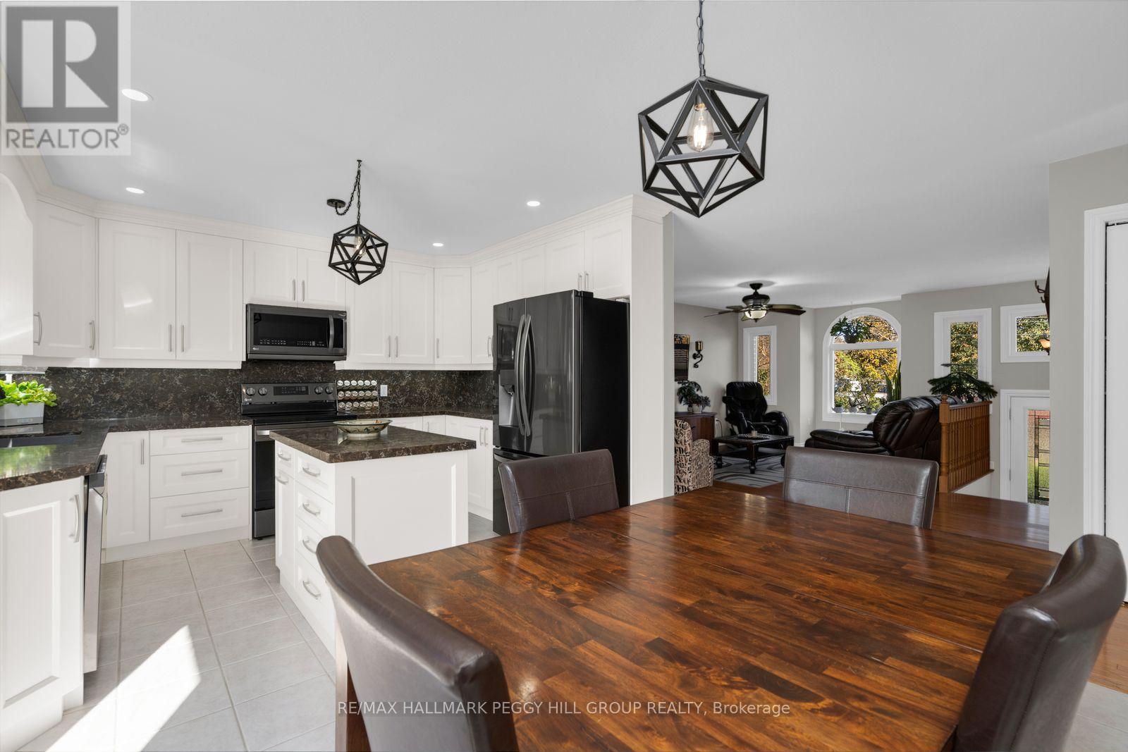 19 Vernon Street, Essa, Ontario  L3W 0V5 - Photo 5 - N14102948