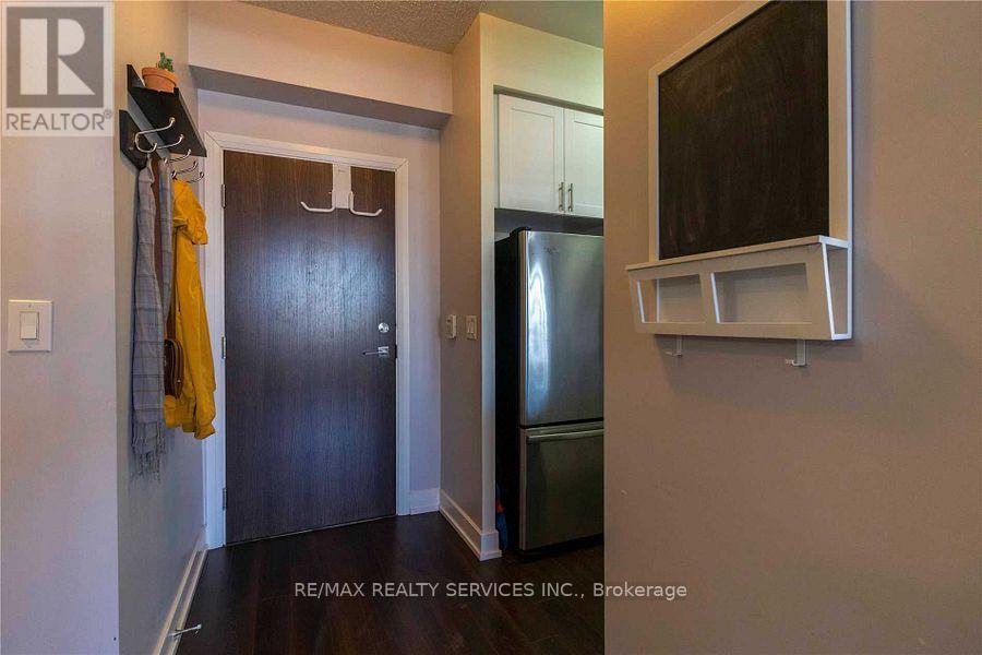 325 - 2 Eva Road, Toronto, Ontario  M9C 2A8 - Photo 2 - W14102832