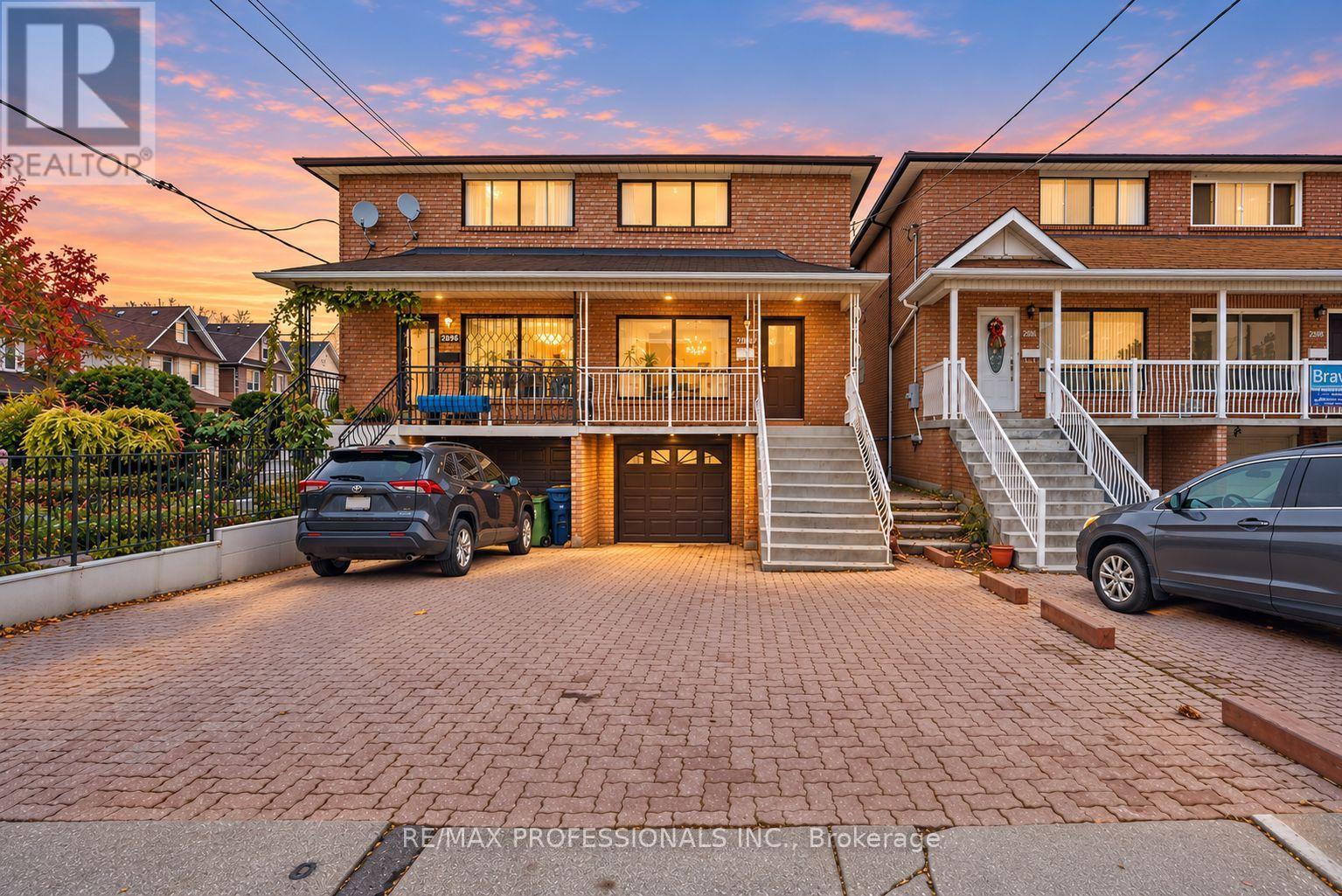 289 F Bartlett Avenue, Toronto, Ontario M6H 3G3 - Photo 1 - W14102874