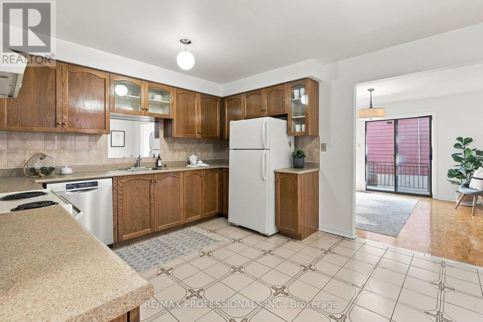 289 F Bartlett Avenue, Toronto, Ontario M6H 3G3 - Photo 12 - W14102874