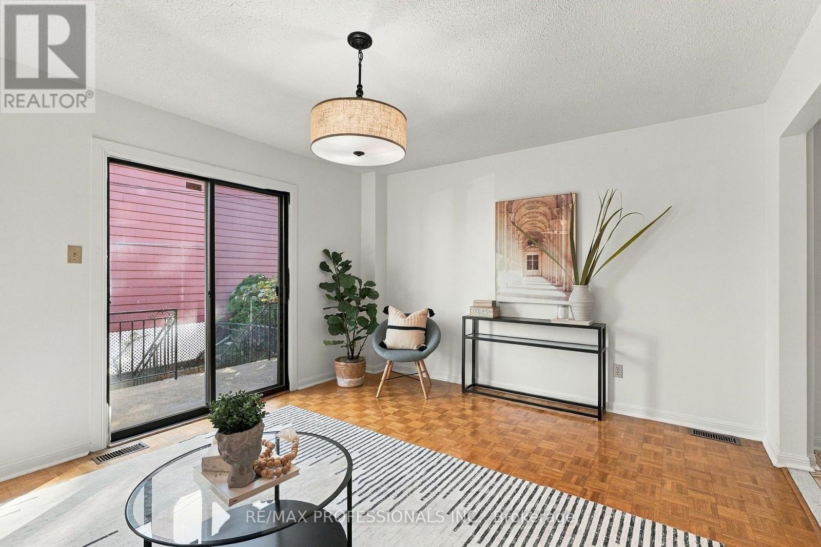289 F Bartlett Avenue, Toronto, Ontario M6H 3G3 - Photo 15 - W14102874