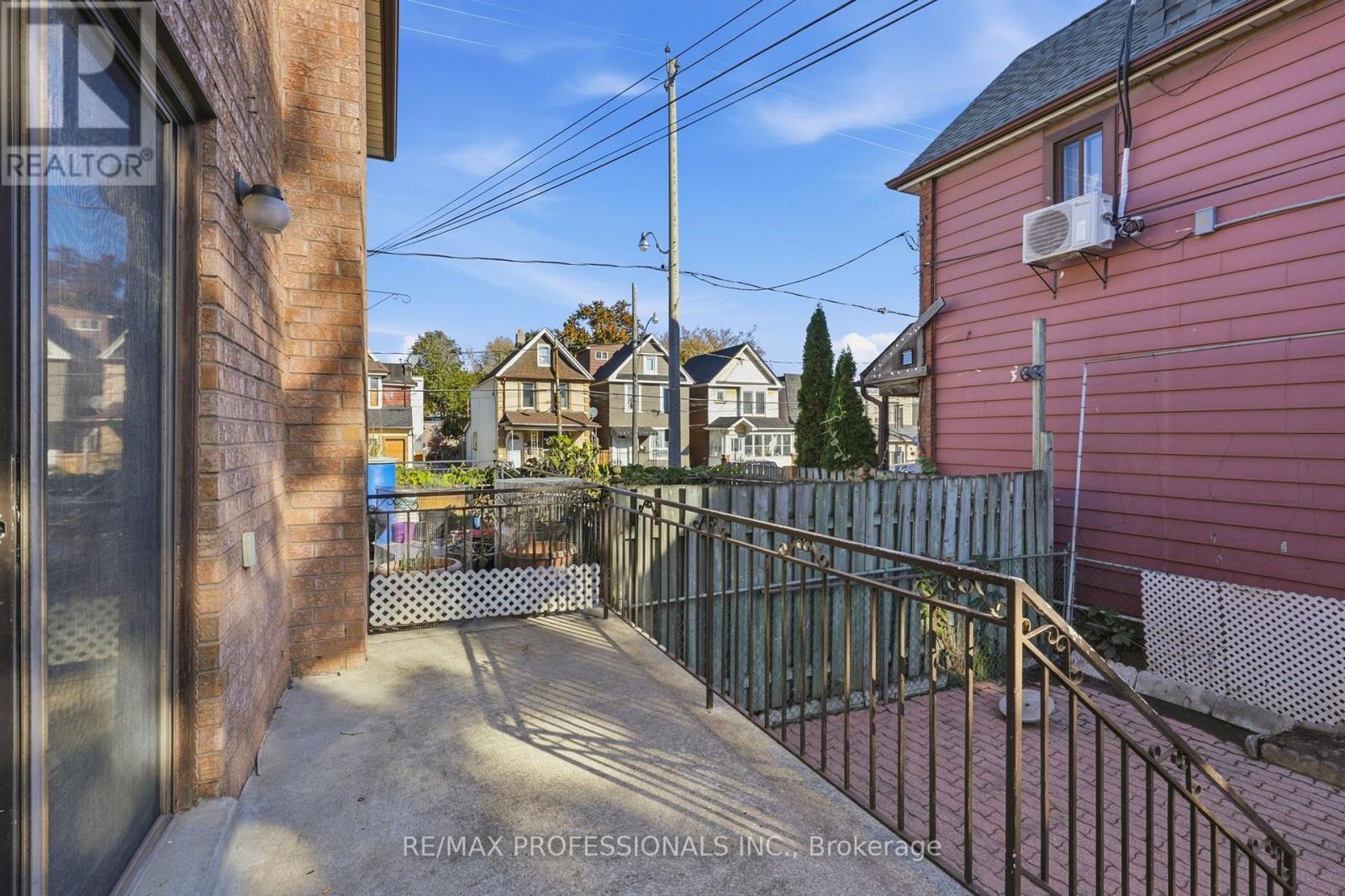 289 F Bartlett Avenue, Toronto, Ontario M6H 3G3 - Photo 30 - W14102874