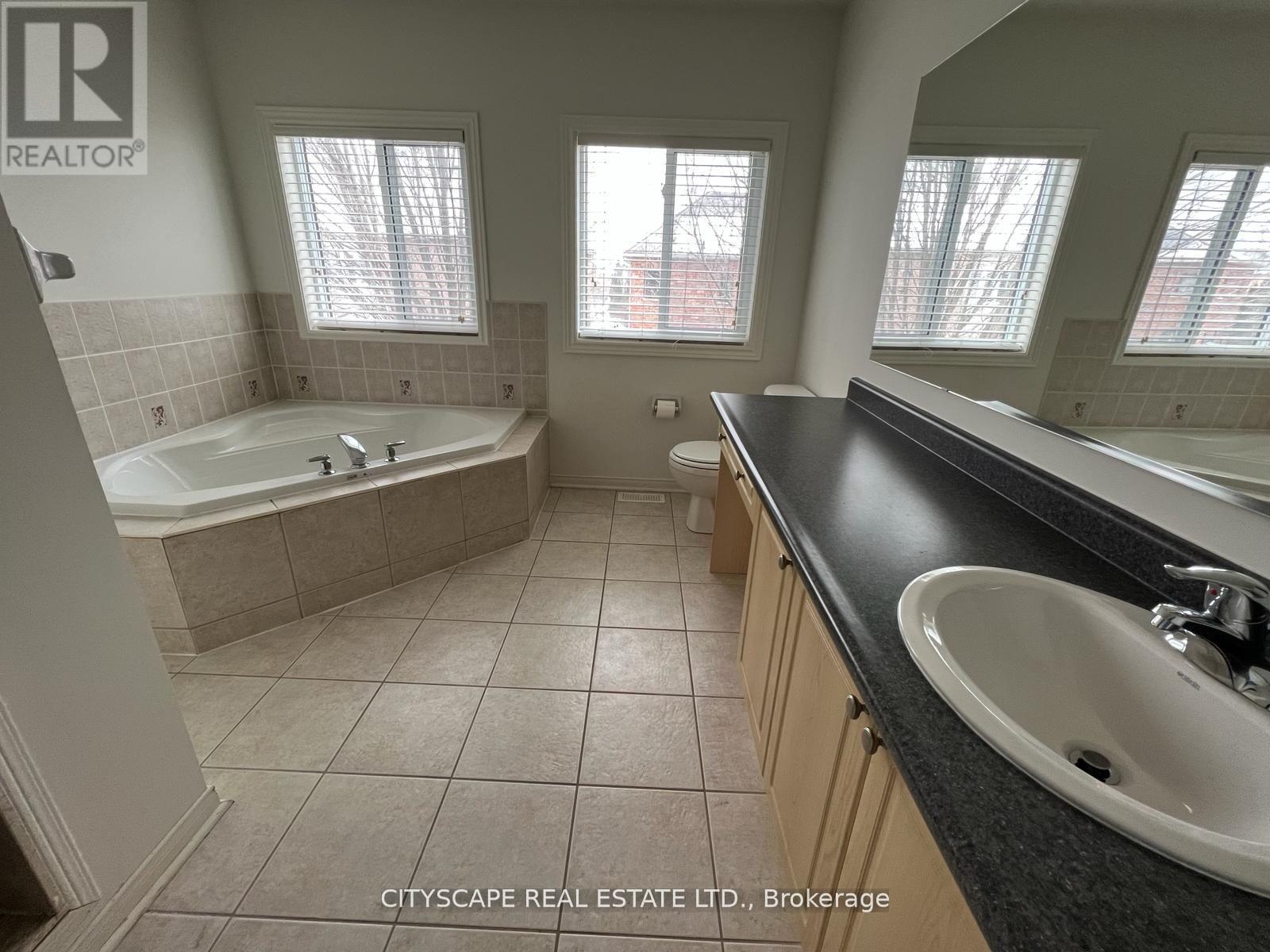 5436 Blue Spruce Avenue, Burlington, Ontario  L7L 7C4 - Photo 10 - W14102896
