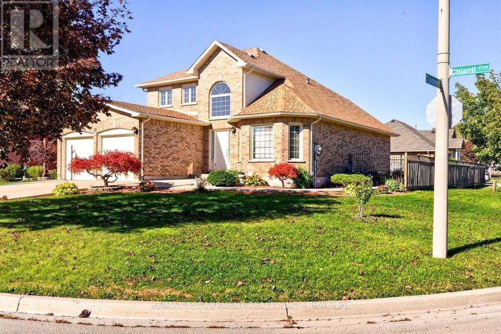 13 CHIANTI CRESCENT, Hamilton, Ontario