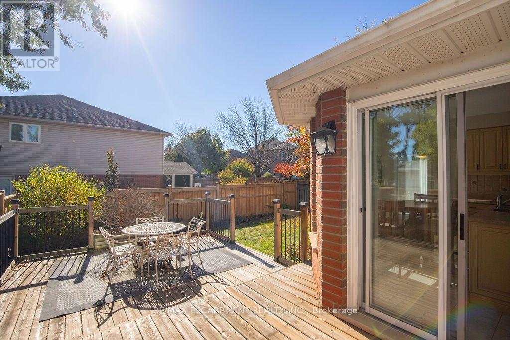7 Falconridge Drive, Hamilton, Ontario  L9B 2P2 - Photo 13 - X14102934