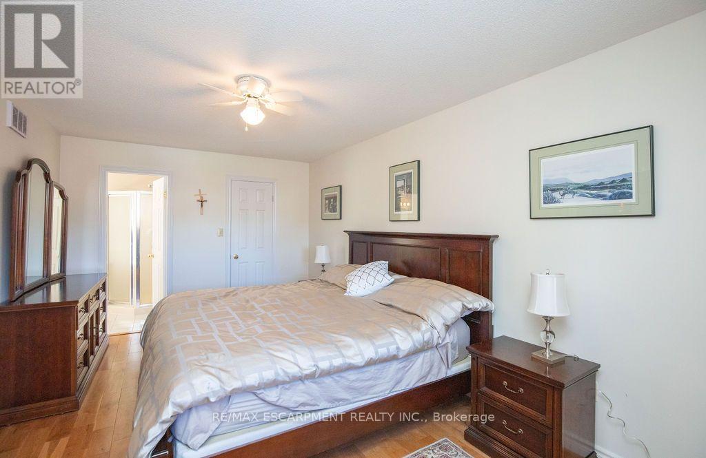 7 Falconridge Drive, Hamilton, Ontario  L9B 2P2 - Photo 21 - X14102934