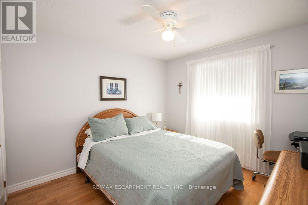 7 Falconridge Drive, Hamilton, Ontario  L9B 2P2 - Photo 23 - X14102934