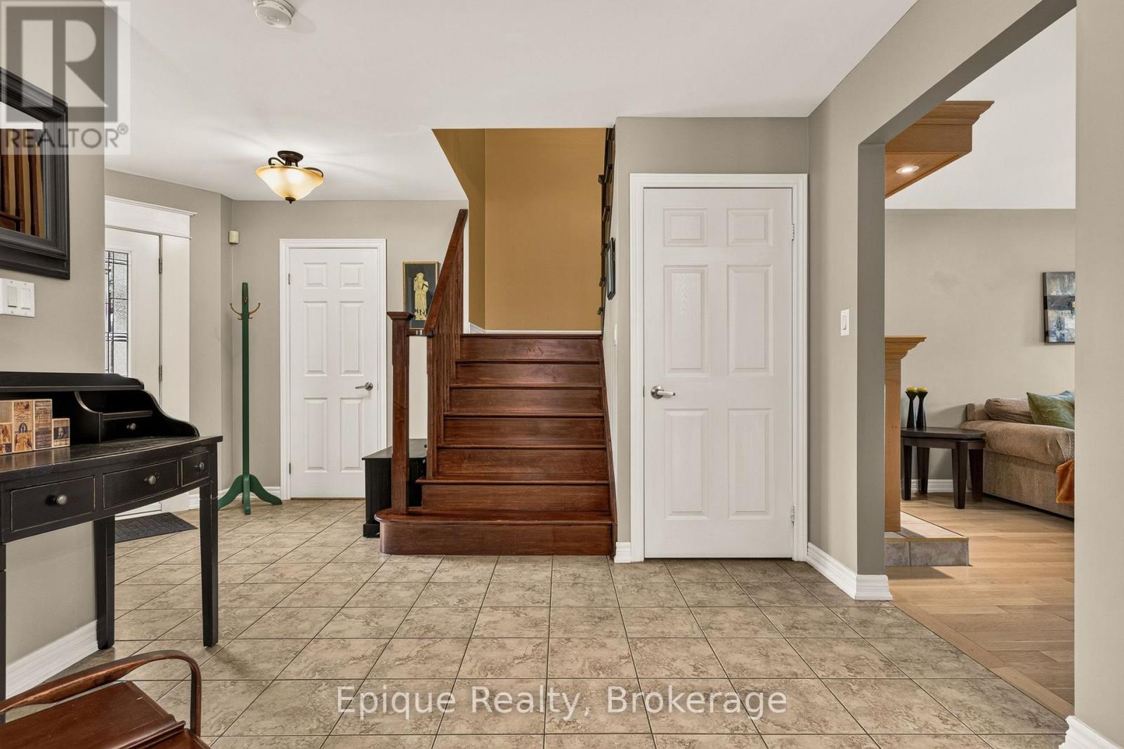 184 Locheed Drive, Hamilton, Ontario  L8T 5A5 - Photo 3 - X14102962